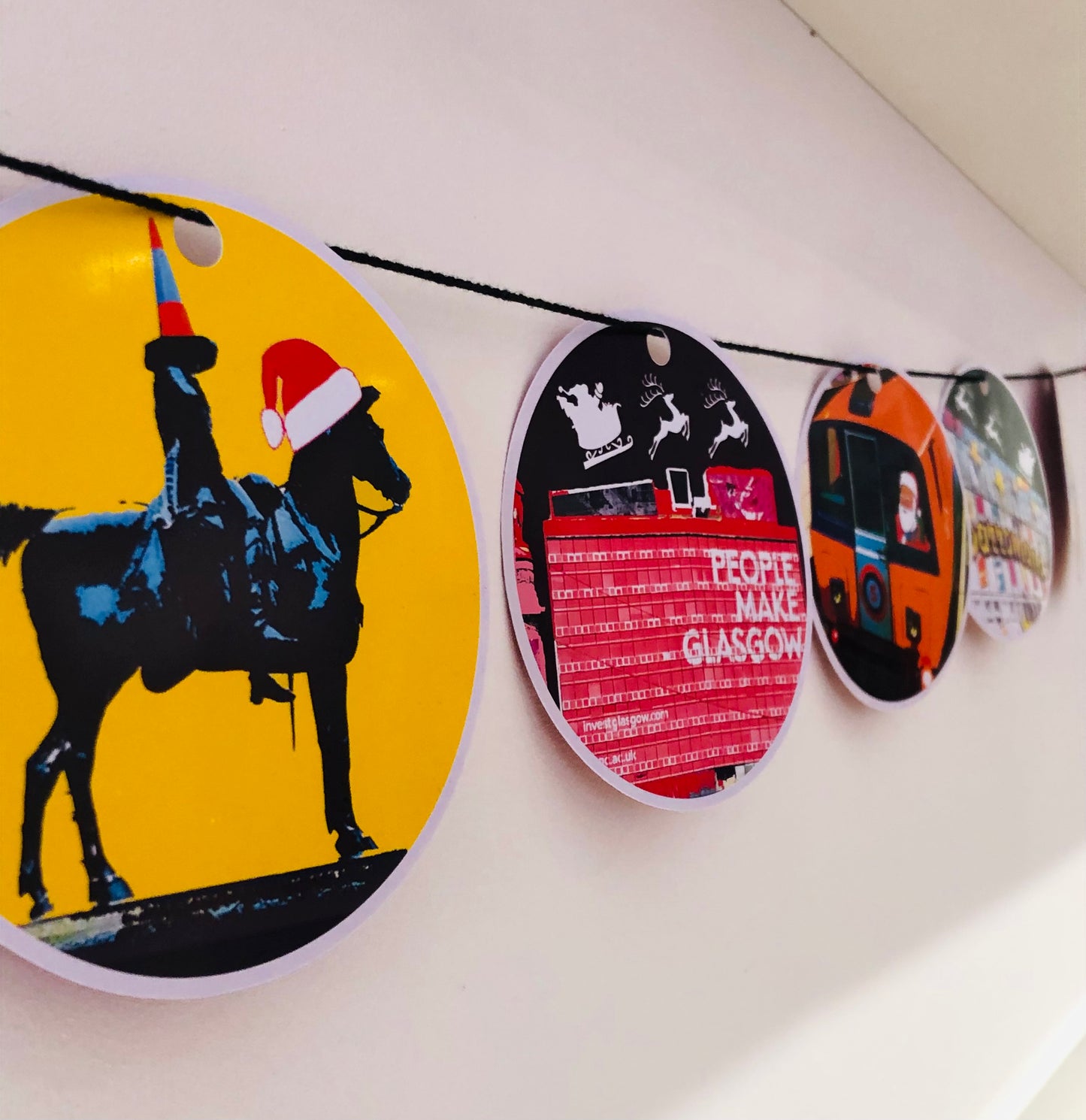 Glasgow Christmas Garland